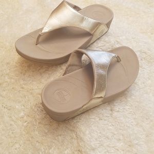 Gold FitFlops SZ 7